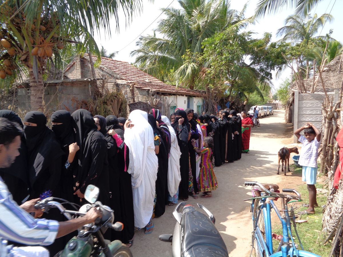 Flood Relief Supplies distributed to the flood affected families in Cuddalore by MSET